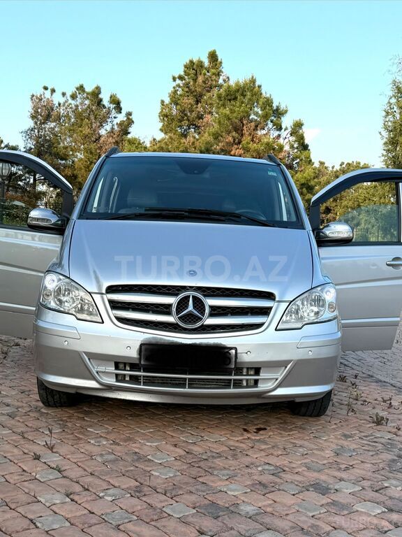 Mercedes Viano