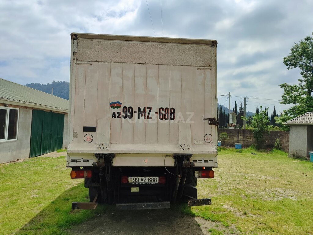 Mercedes Atego 815