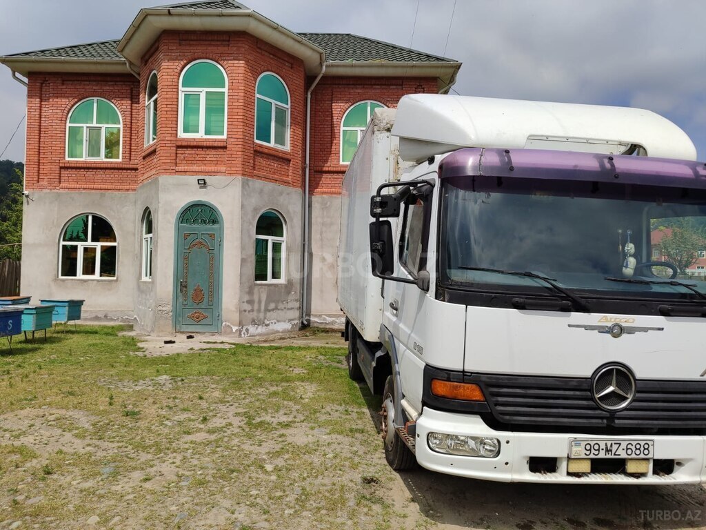 Mercedes Atego 815