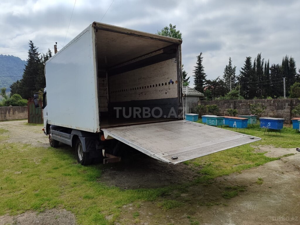 Mercedes Atego 815