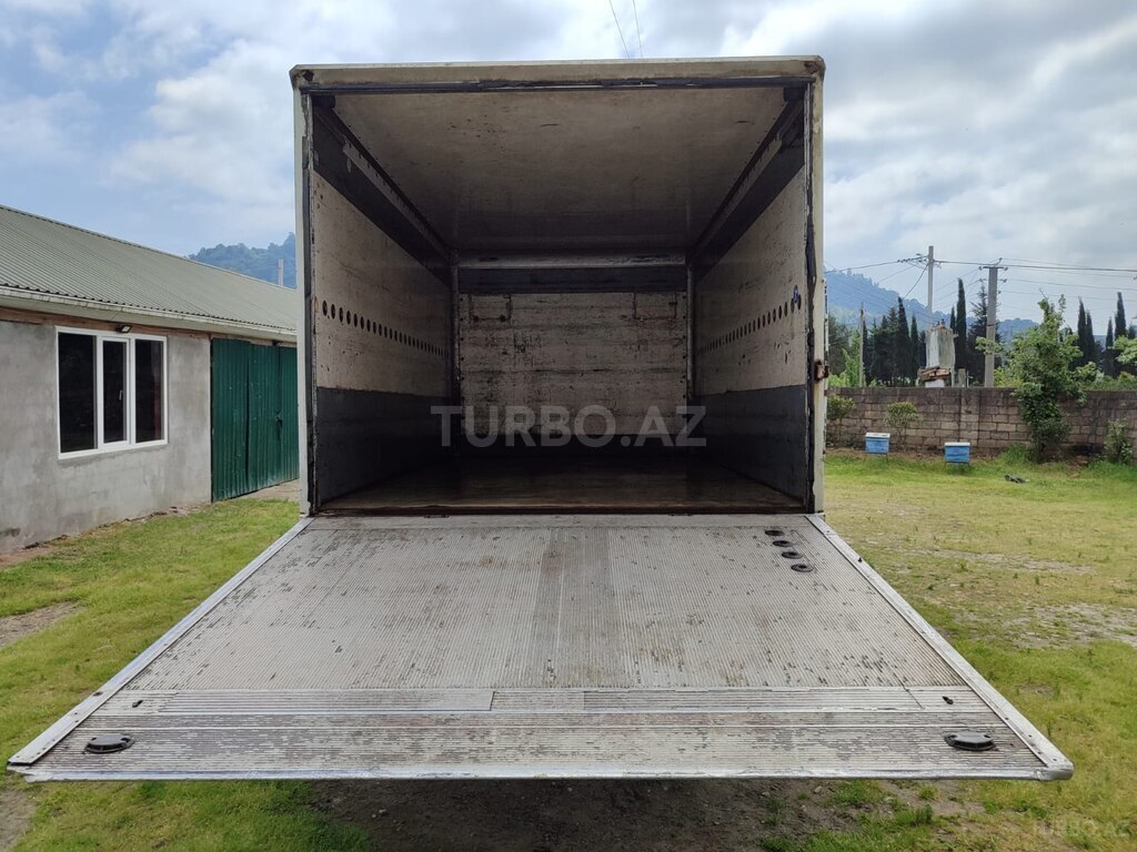 Mercedes Atego 815