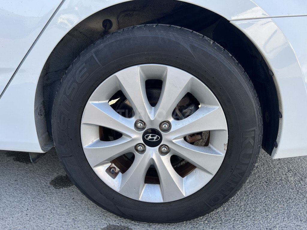 Hyundai Accent