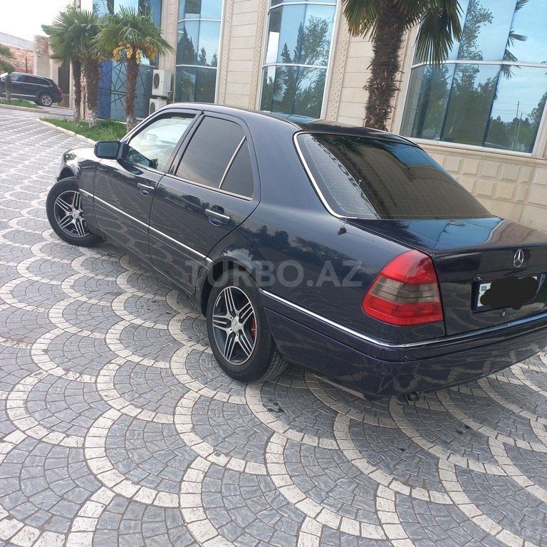 Mercedes C 180
