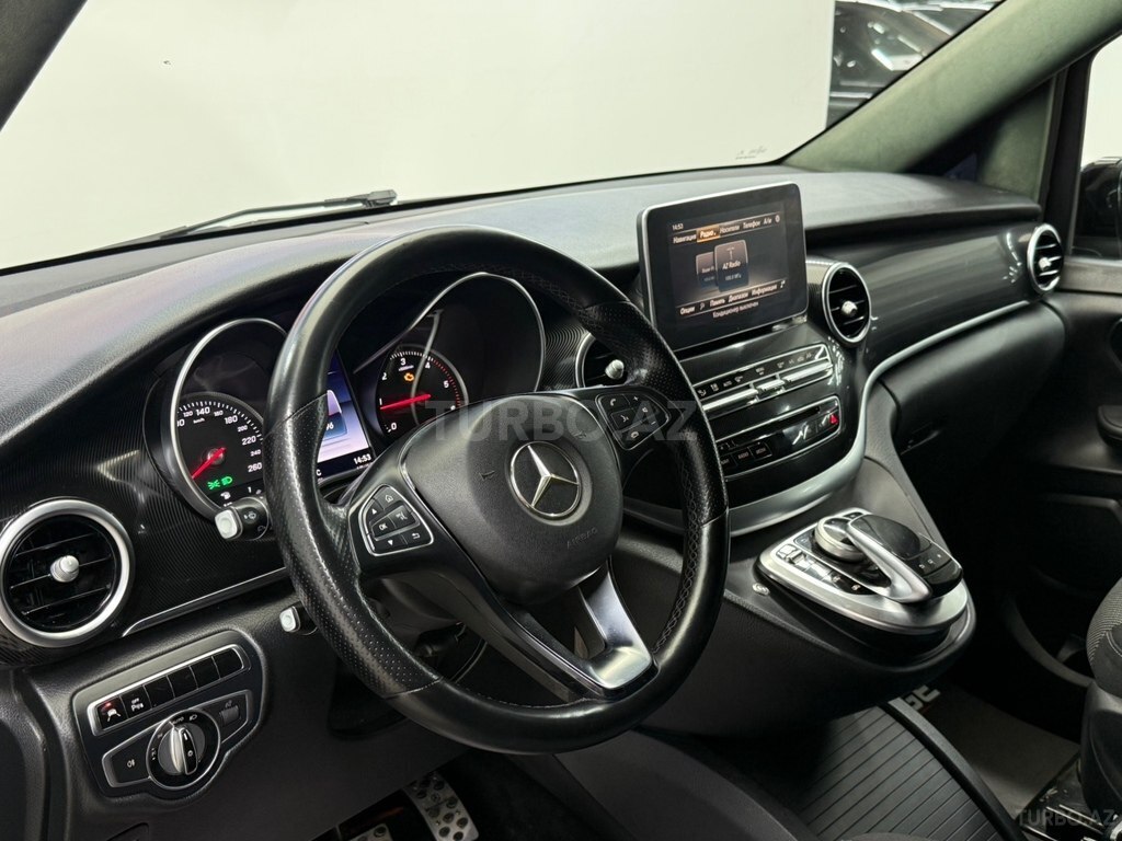 Mercedes V 220 4MATIC