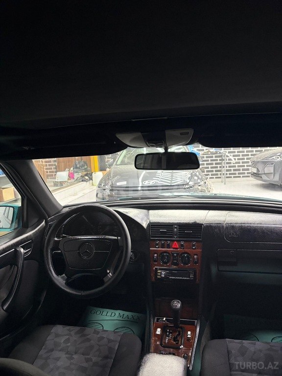 Mercedes C 220