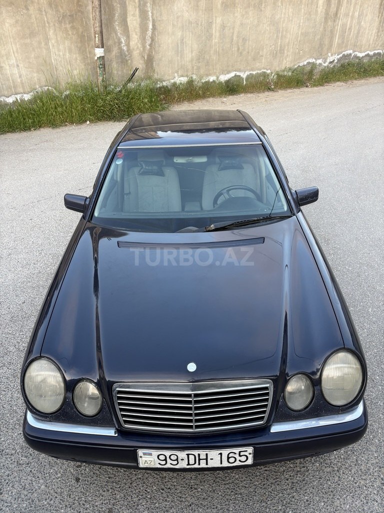 Mercedes E 220