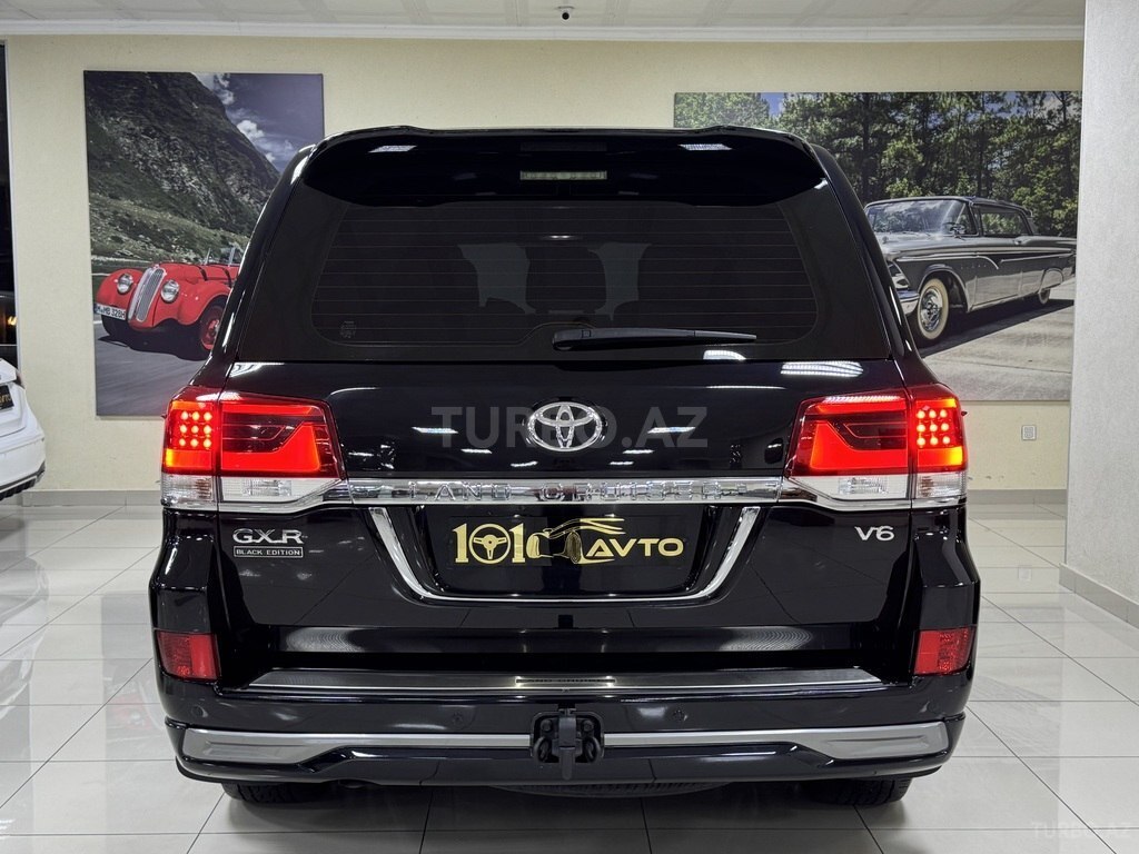 Toyota Land Cruiser