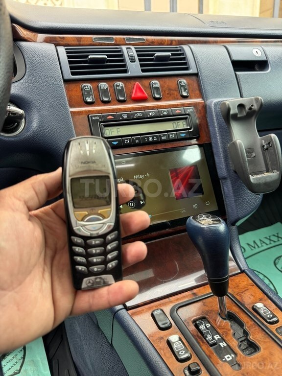 Mercedes E 240