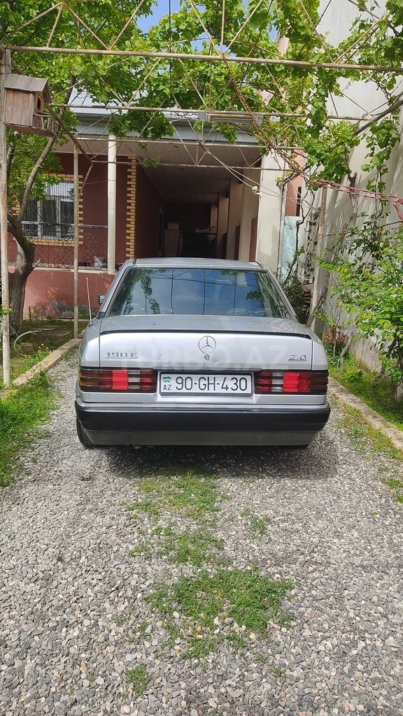 Mercedes 190