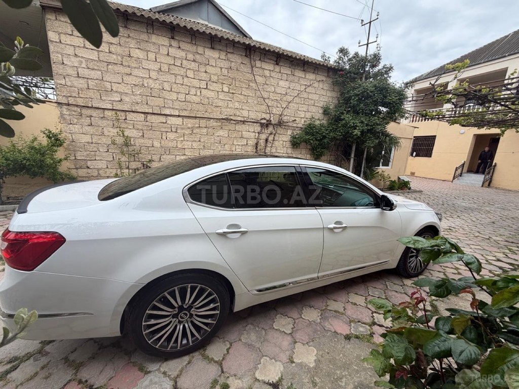 Kia Cadenza