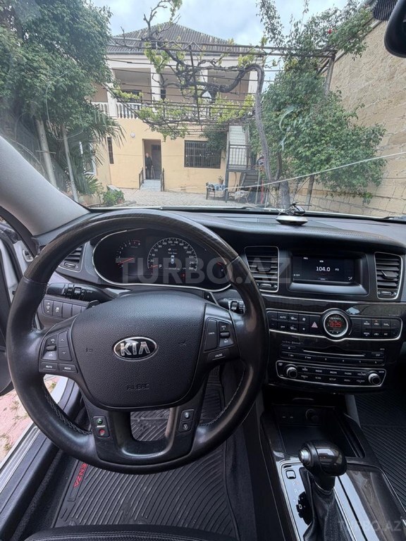 Kia Cadenza