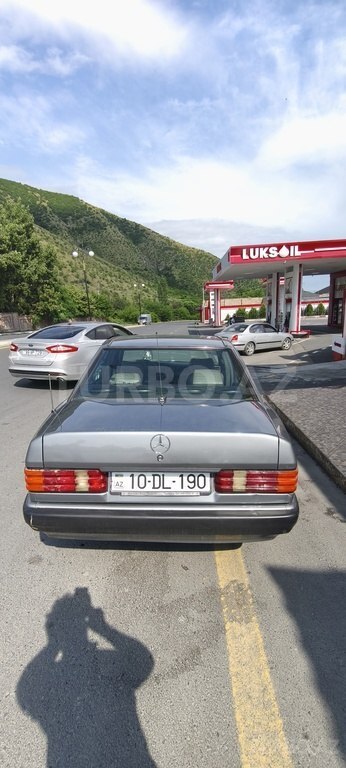 Mercedes 190