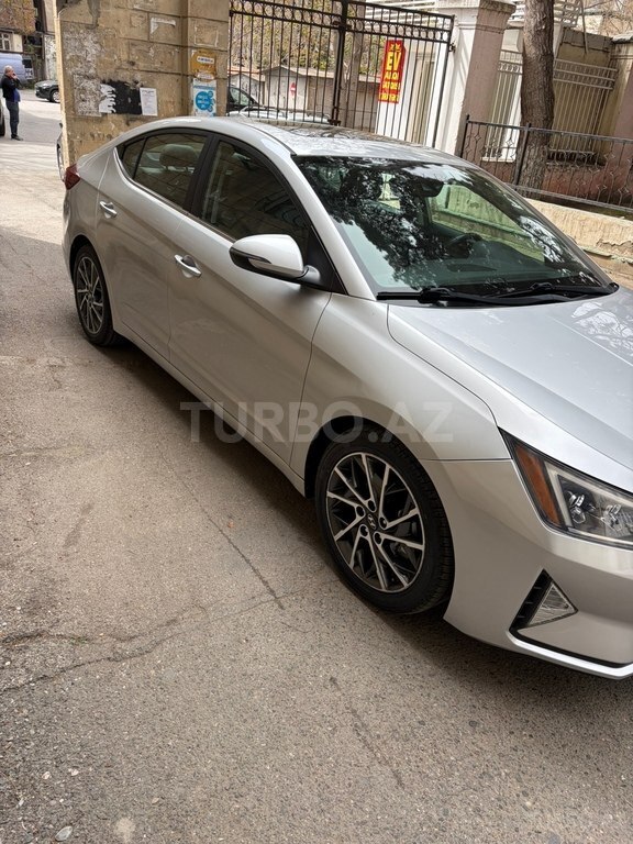 Hyundai Elantra