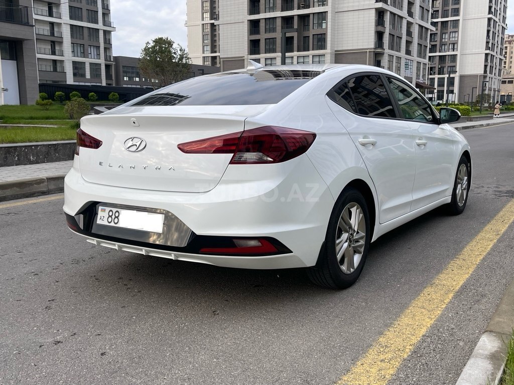 Hyundai Elantra
