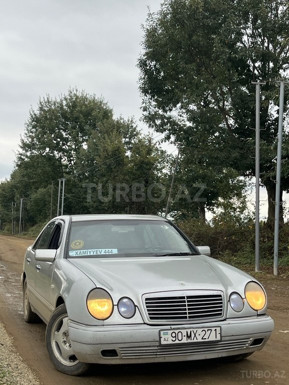 Mercedes E 230