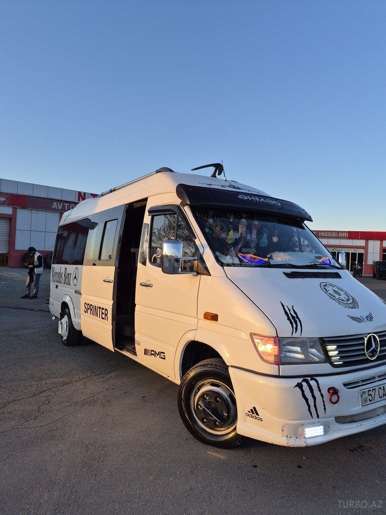 Mercedes Sprinter 412