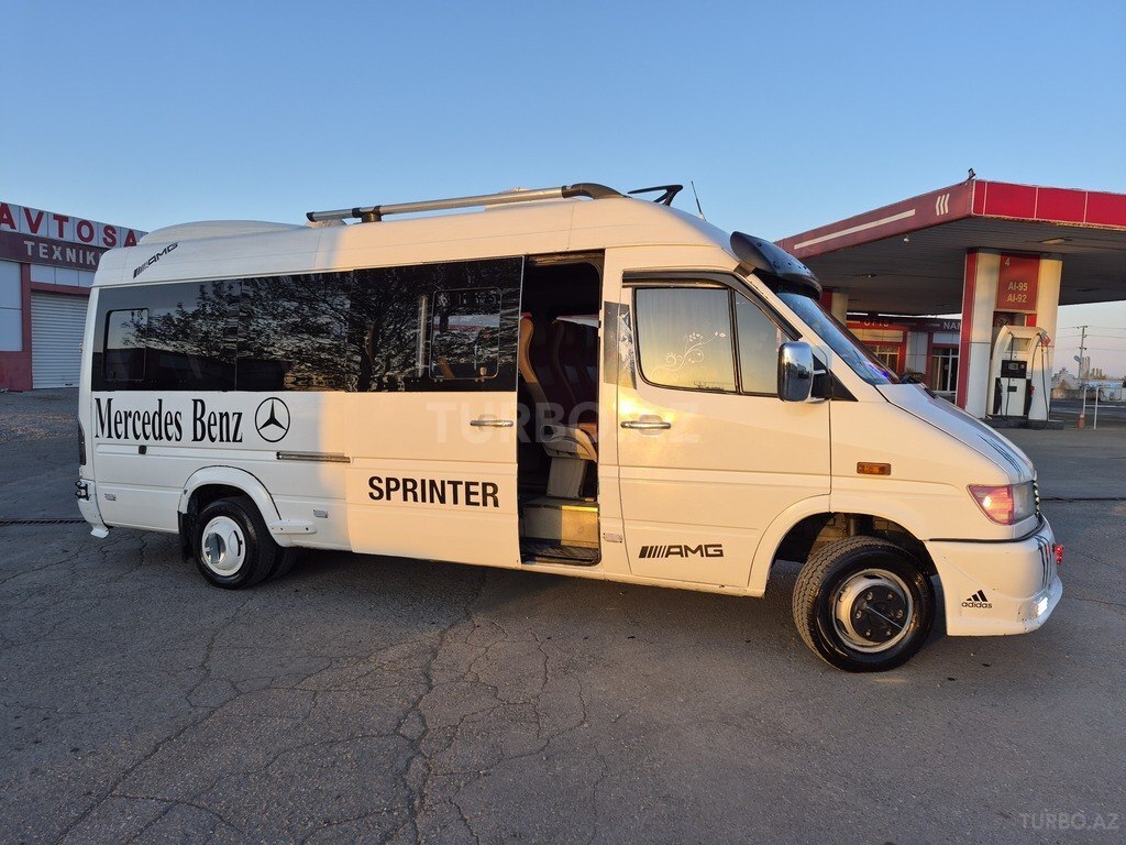 Mercedes Sprinter 412