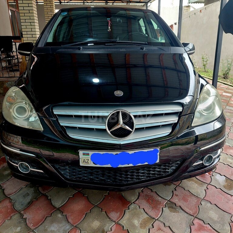 Mercedes B 180