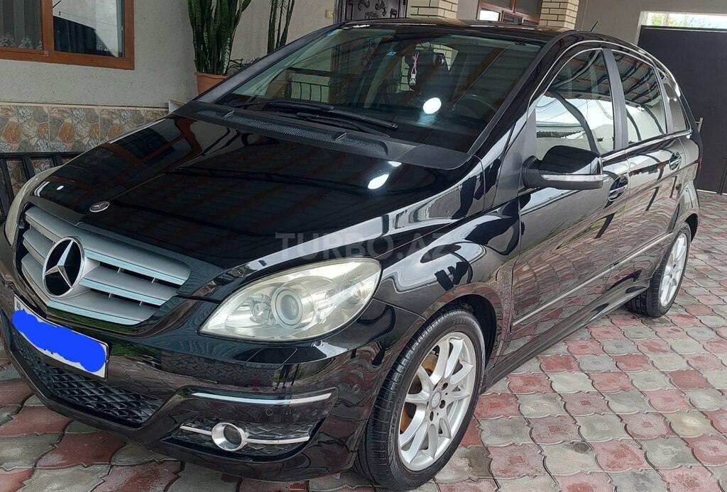 Mercedes B 180