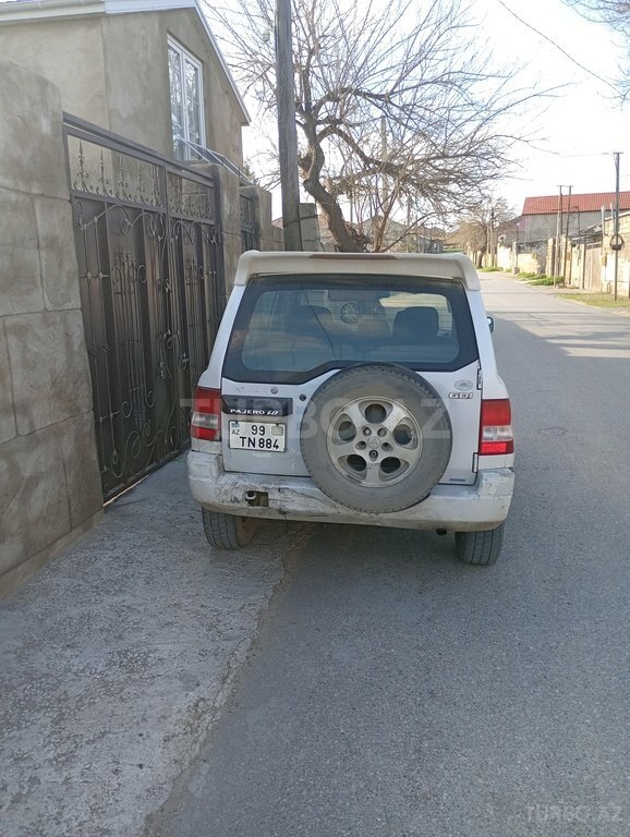 Mitsubishi Pajero io