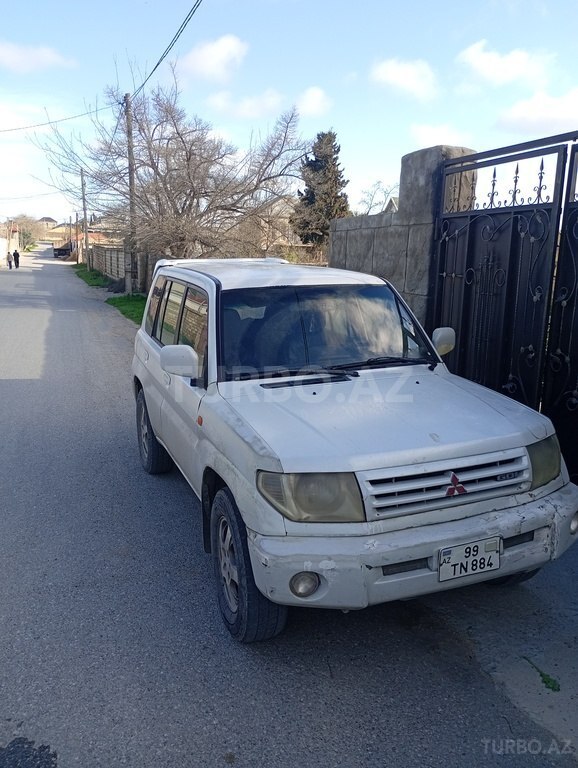 Mitsubishi Pajero io