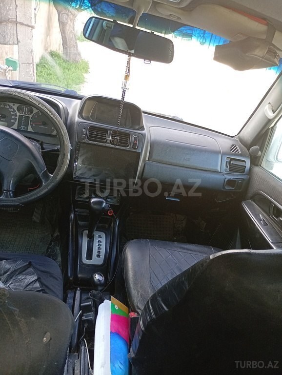 Mitsubishi Pajero io