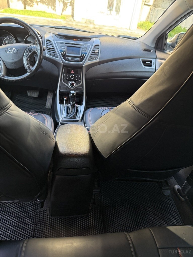Hyundai Elantra