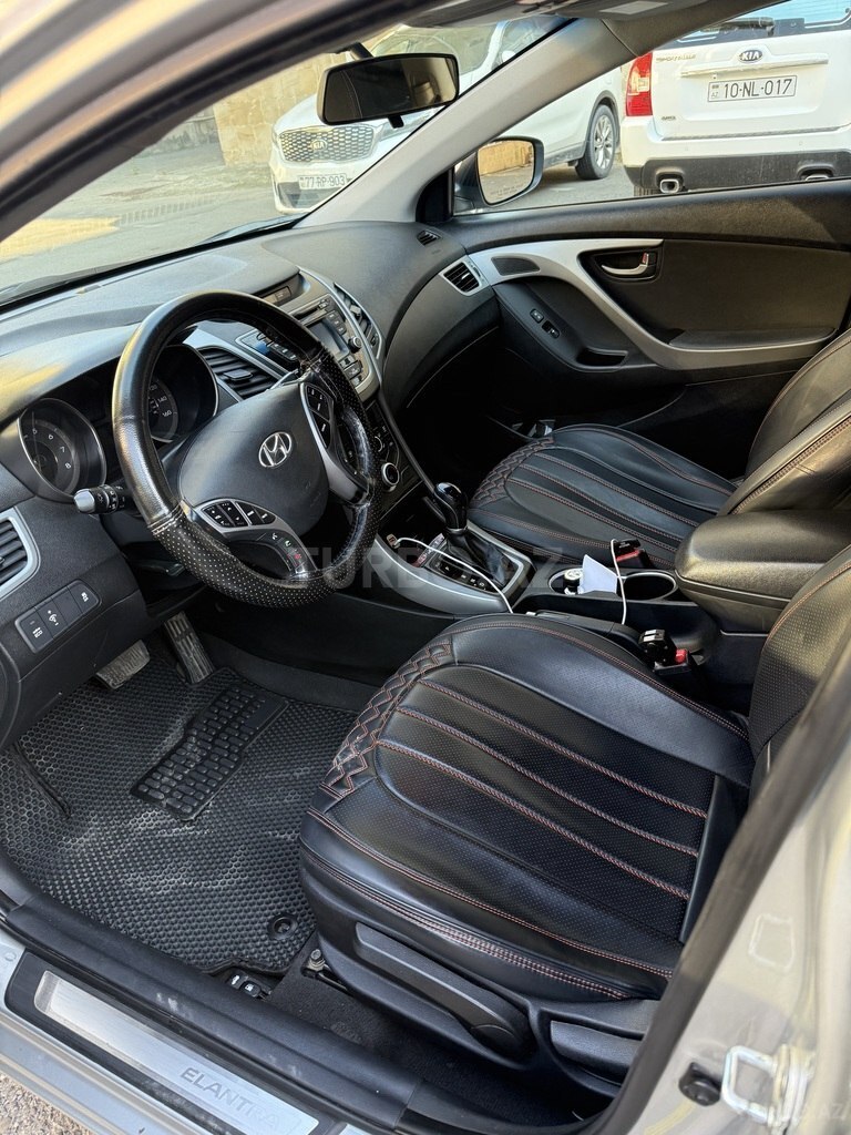 Hyundai Elantra