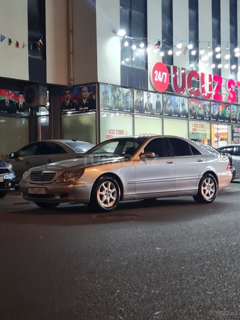 Mercedes S 320