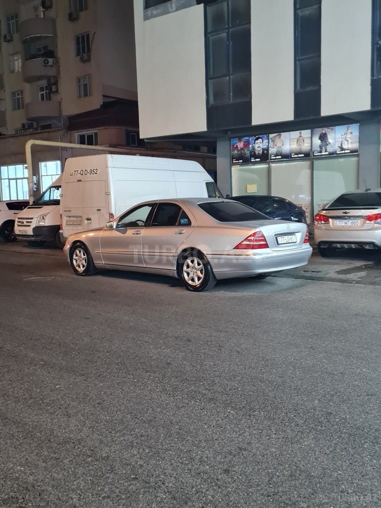 Mercedes S 320