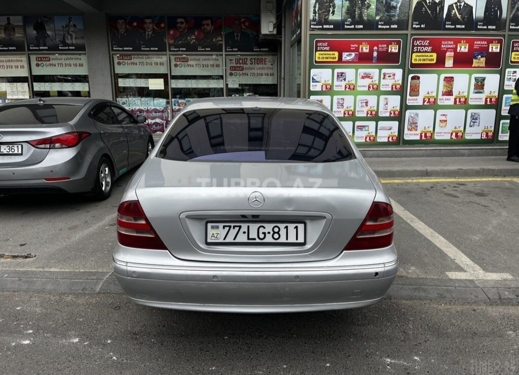 Mercedes S 320