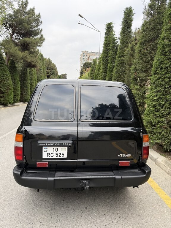 Toyota Land Cruiser