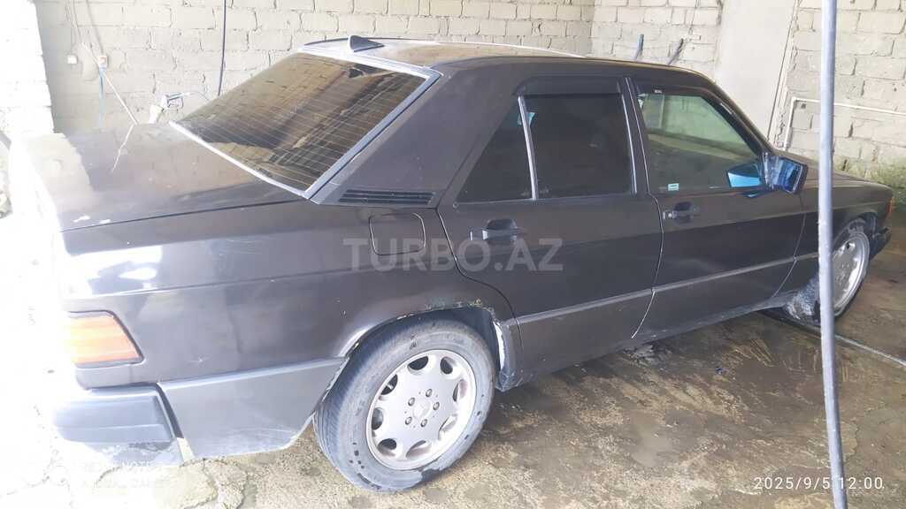 Mercedes 190