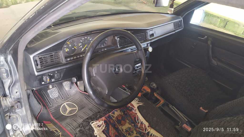 Mercedes 190