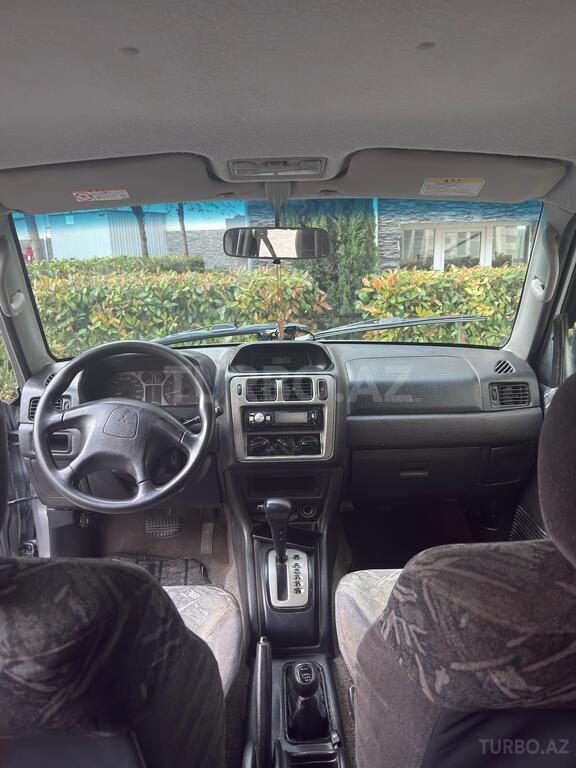 Mitsubishi Pajero io