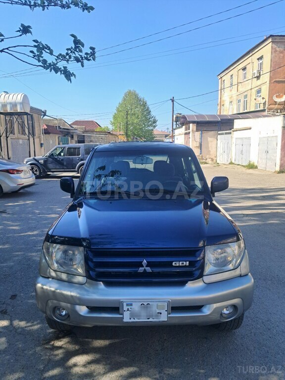 Mitsubishi Pajero io