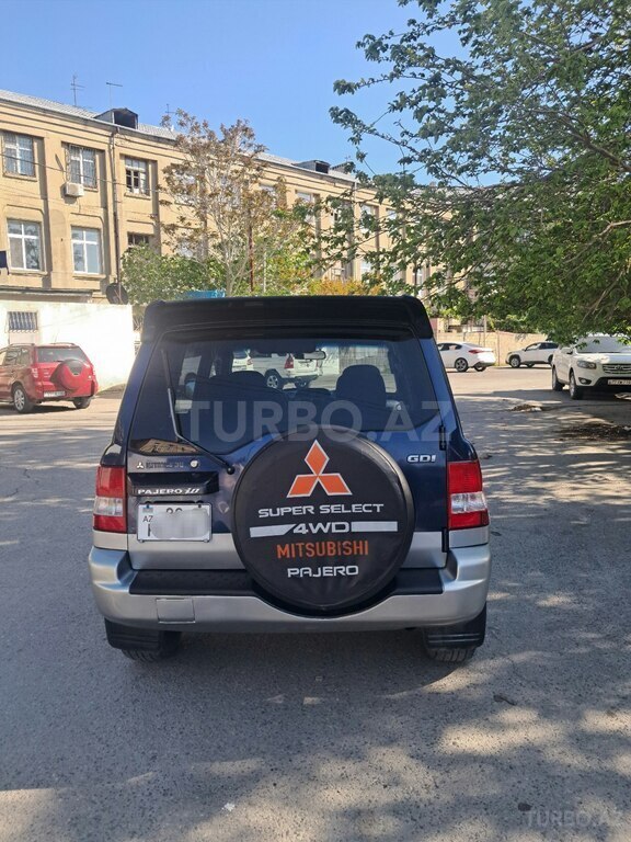 Mitsubishi Pajero io