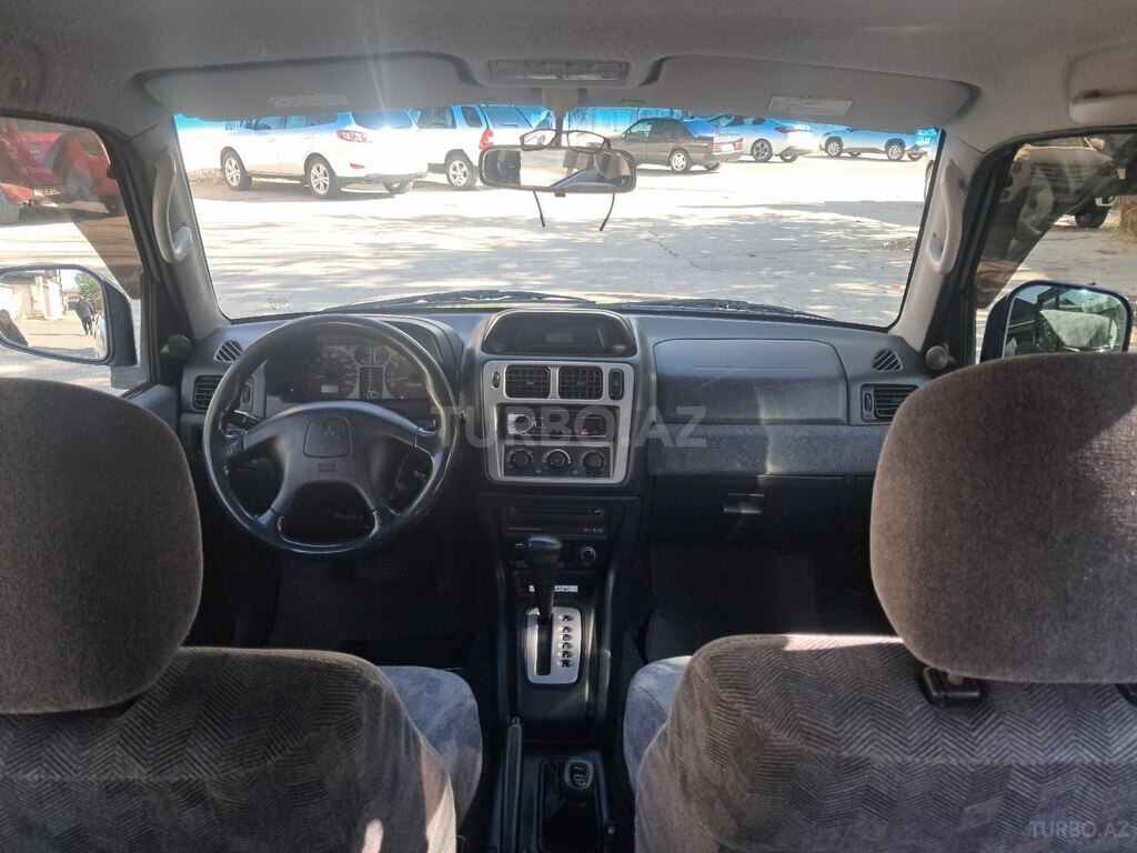 Mitsubishi Pajero io