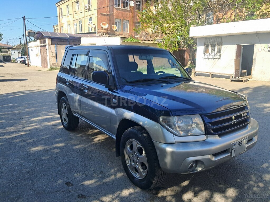 Mitsubishi Pajero io