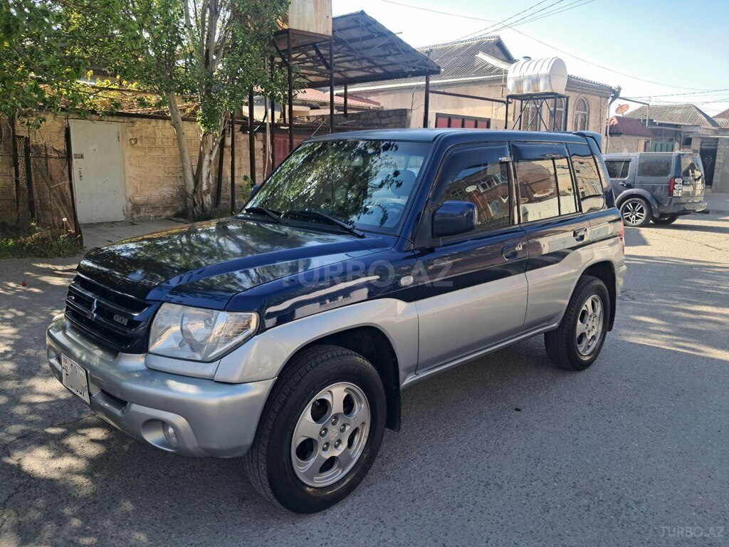 Mitsubishi Pajero io