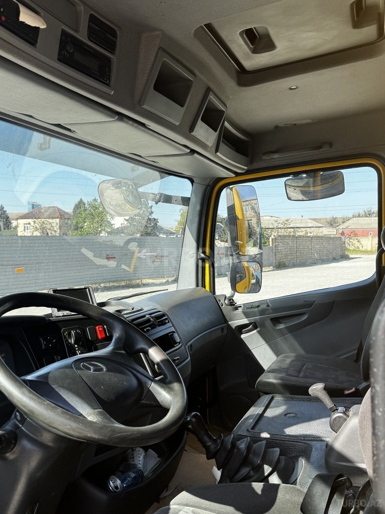 Mercedes Atego 818