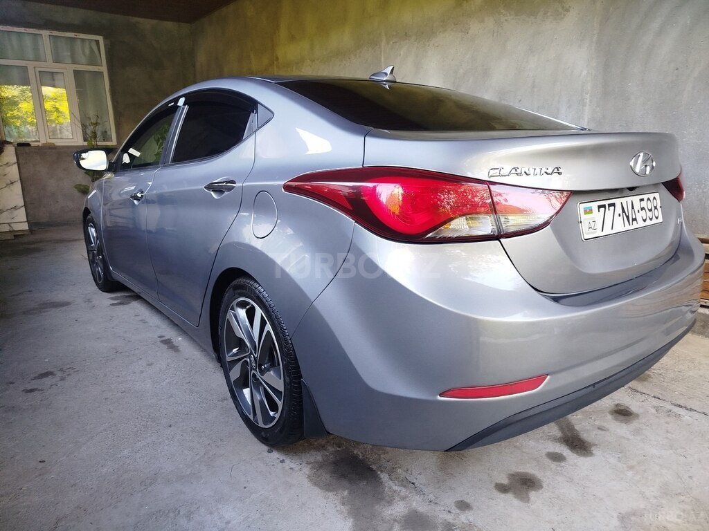 Hyundai Elantra