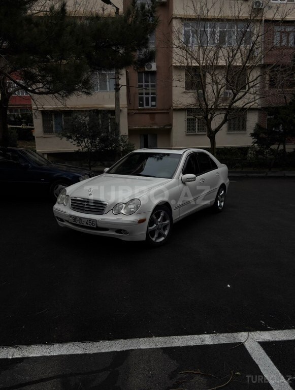 Mercedes C 240