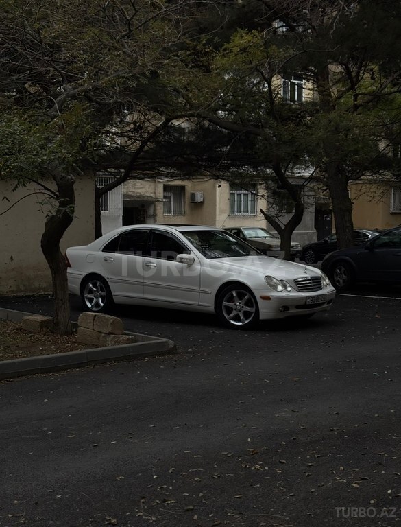 Mercedes C 240