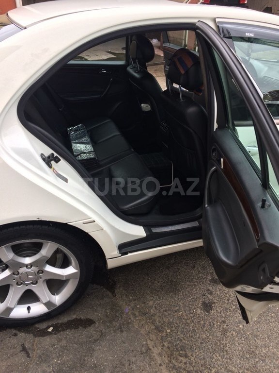 Mercedes C 240