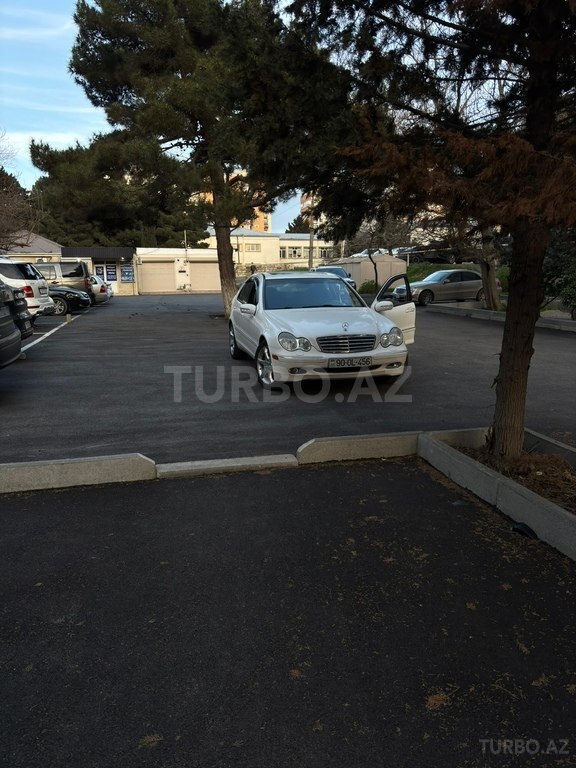Mercedes C 240