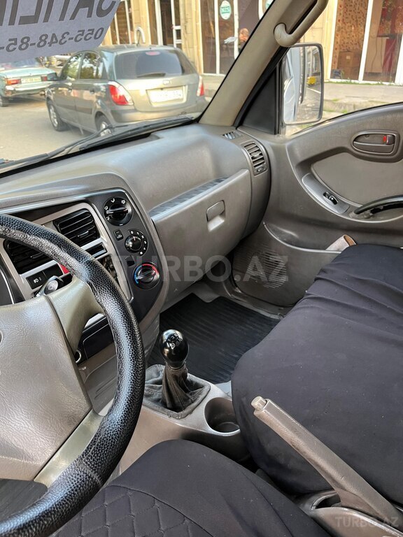 Hyundai H 100