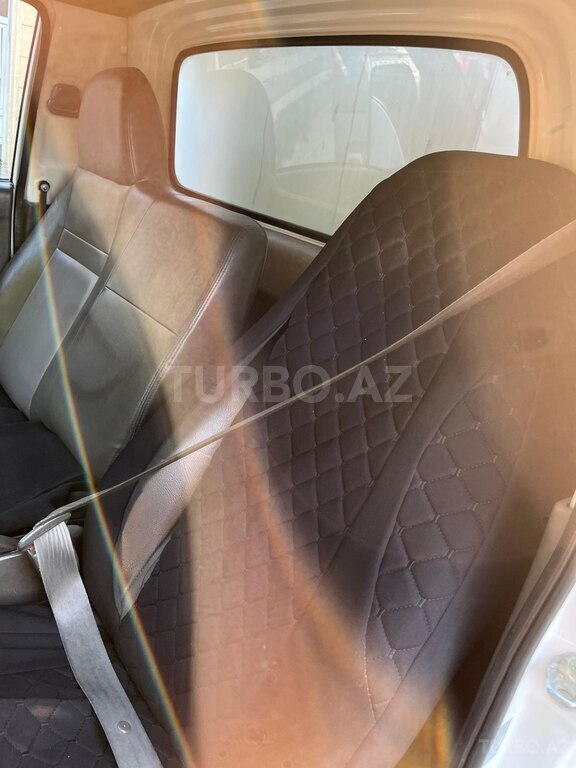 Hyundai H 100