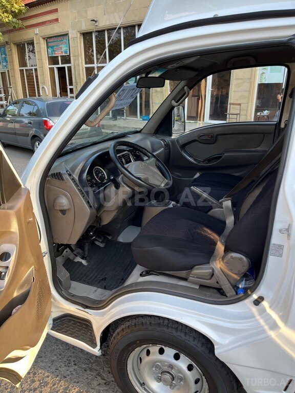 Hyundai H 100