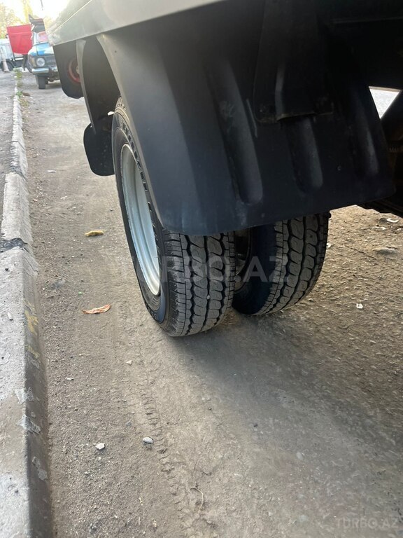 Hyundai H 100